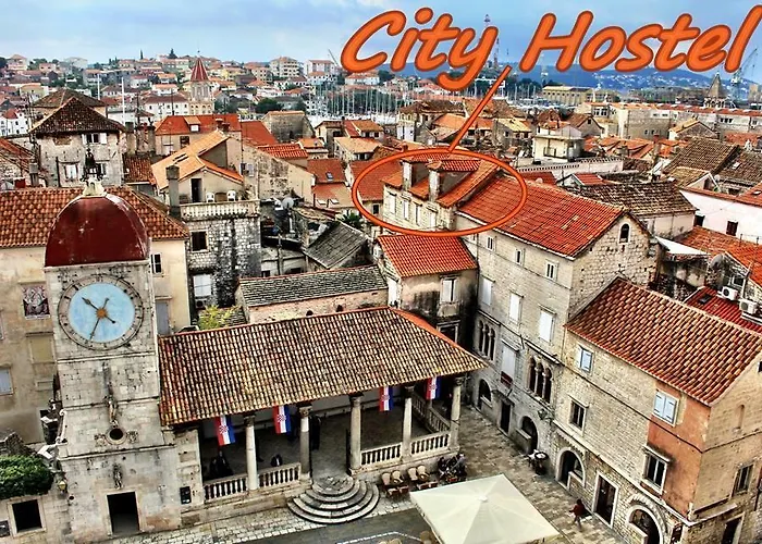 特罗吉尔城市旅舍 旅馆 *