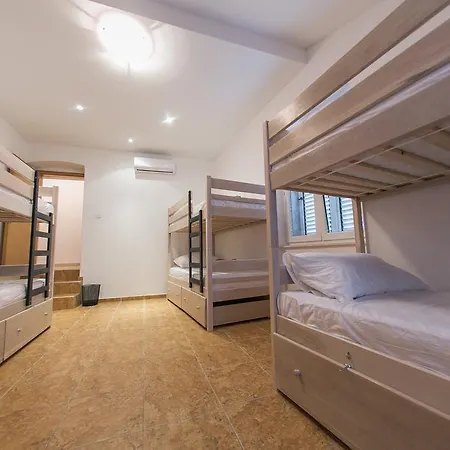 Hostel City *